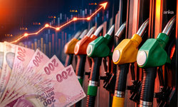 Akaryakıtta tabela yine değişti: Motorine gece zammı, benzinde 12,48 TL şoku!