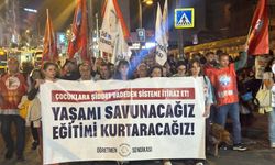 Okullardaki saldırılara karşı Kadıköy'de protesto