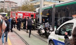 Tramvay yayalara çarptı: Ölü ve yaralı var