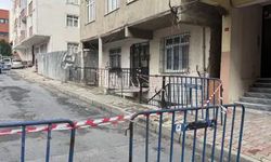 Küçükçekmece'de 14 daireli binada çatlak paniği: Apartman tahliye edilip mühürlendi