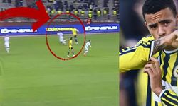 Mason Greenwood rakibine tekme attı, kırmızı kartla oyun dışında kaldı