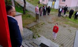 Tek öğrencisi olan okulda tören! 29 Ekim'de duygulandıran görüntü