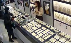 Oyuncak tabancayla kuyumcuya girdi: Kadın çalışanın alarma basması üzerine panikleyerek kaçtı