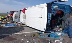 Manisa'da çekici ile yolcu otobüsü çarpıştı! 11 kişi yaşamını yitirdi, çok sayıda yaralı var