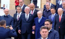 İYİ Parti milletvekilinden Müsavat Dervişoğlu'nun Devlet Bahçeli'nin koluna girmesine tepki!