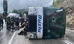 Isparta-Antalya karayolunda kaza: Yolcu otobüsü devrildi! Ölü ve yaralılar var