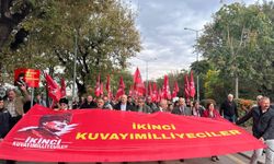 ‘İkinci Kuvayımilliyeciler’ Birinci Meclis'ten Anıtkabir'e yürüdü