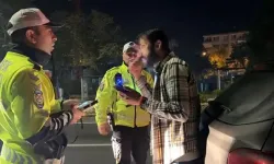 Alkolmetreyi üflemedi, polise verdiği cevap şaşırttı: Okumam yazmak yok!