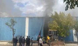 Gaziantep’te pamuk fabrikasında yangın: Ekiplerin müdahalesi sürüyor!