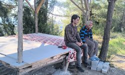 Depremde barakalarını, yağışta konteynerlerini kaybeden aile yardım bekliyor!