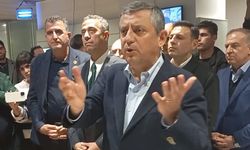 YENİ Parti lideri Özgür Özel, Halk TV binasında: Tüm Türkiye ve dünyaya ilan ederiz ki...