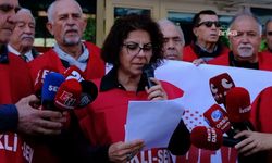 Eskişehir’de emekliler bastonlarıyla sokağa çıktı: Yaşamak değil, sürünüyoruz!