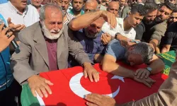 Girne’de batan gemide hayatını kaybeden Mustafa Demir, kardeşinin yanına defnedildi...