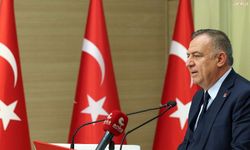 Gökan Zeybek’ten belediye operasyonlarına tepki: İlk seçim sandığında büyük yenilgi yaşayacaklar!