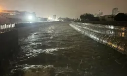 Küçükçekmece'de Ayamama Deresi taşma noktasına geldi