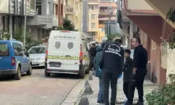 Küçükçekmece’de çarşafla kaçmaya çalışan iki genç kız 3’üncü kattan düştü!