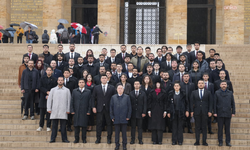Ümit Özdağ, Zafer Partisi Gençlik Kolları il başkanlarıyla Anıtkabir’i ziyaret etti!