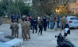 Polis baskınında çatışma çıktı: Firari şüpheli intihar etti