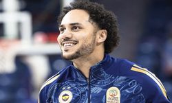 Shane Larkin Fenerbahçe formasıyla ilk kez sahada