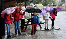 Eğitime sağanak engeli: İşte okulların tatil edildiği iller