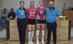 Turgutlu Belediyespor deplasmanda set vermedi: Liderliğe yükseldi!