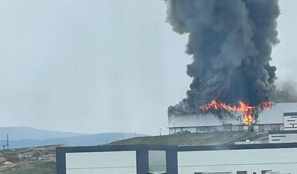 Ankara Yenimahalle’de mobilya fabrikasında yangın! Çevre illerden ekipler sevk edildi