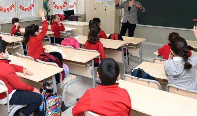 Milyonlarca öğrenciyi ilgilendiren gelişme! Ara tatiller kalkabilir... Yusuf Tekin açıkladı