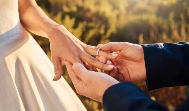 Evlendirme memurunun yapay zekaya yazdırdığı konuşması nedeniyle evlilik geçersiz sayıldı!