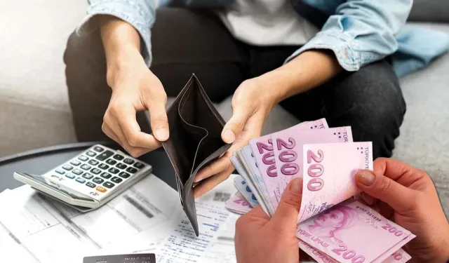 AKP'li Şamil Tayyar emekli ve asgari ücretliye 'az daha dişinizi sıkın' mesajı verdi