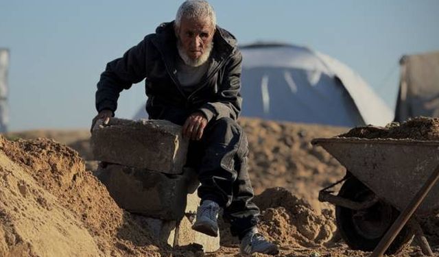 2 yılda tek başına 18 bin kişiyi defnetti: 'Mezarlık bende bağımlılık yaptı'