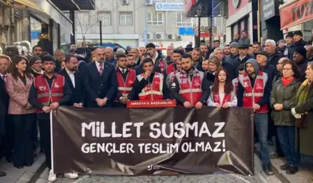 CHP Gençlik Kollarından 81 ilde ortak açıklama: Boyun eğmeyeceğiz!