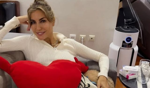 Çağla Şıkel hasta yatağından fotoğraf paylaştı!