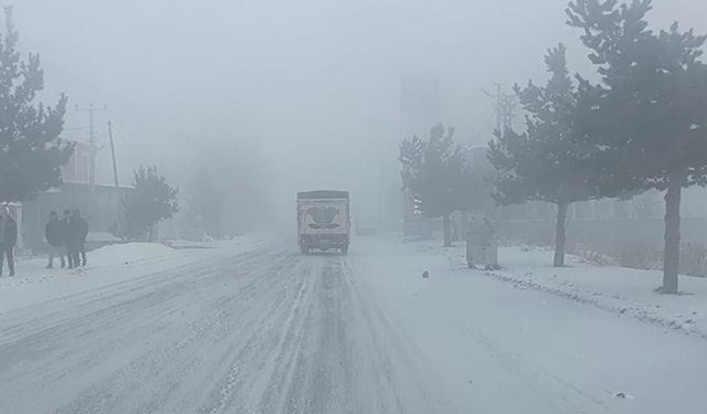 Akşam saatlerine dikkat! Meteoroloji'den kar, çığ ve fırtına uyarısı