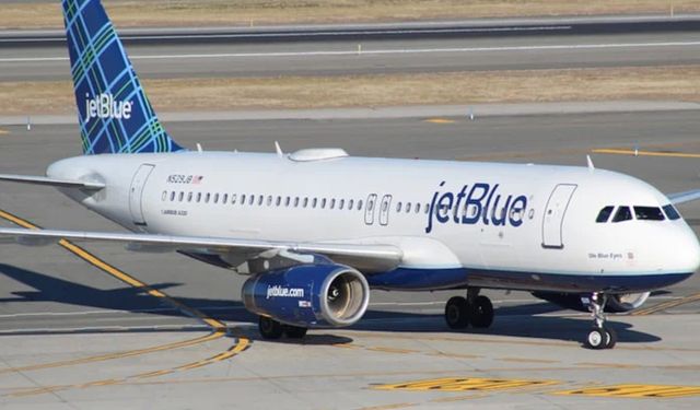 Havada büyük tehlike! Yolcu uçağı, savaş uçağıyla çarpışmaktan son anda kurtuldu