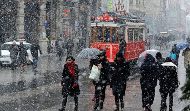 AKOM, İstanbul'a kar yağışı için tarih verdi