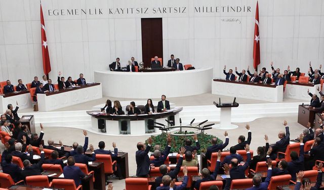 İktidarın Meclis'te muhalefeti susturmak için kullandığı yeni taktik tutmadı