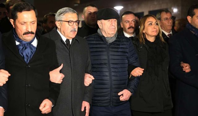 Ümit Özdağ neden AKP'li Hüseyin Yayman ile kol kola olduğunu açıkladı