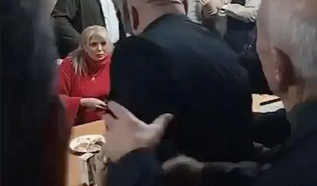 AKP'li başkan gazetecilerin önünde mikrofon fırlatıp tehditler savurdu!