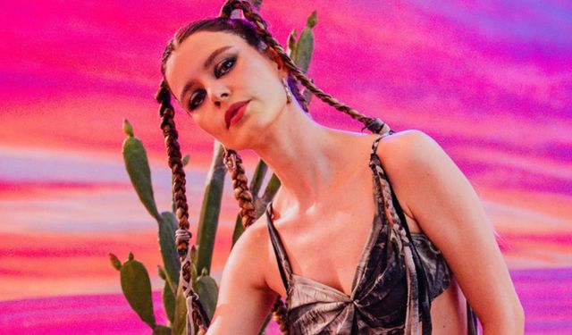 Beren Saat, müzik dünyasında ilk adımını attı: ‘CapitaliZoo’ yayında