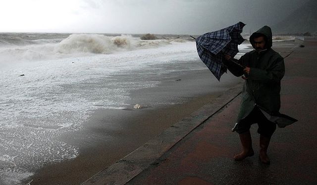 Meteoroloji tarih verdi: Üç il için kuvvetli fırtına uyarısı