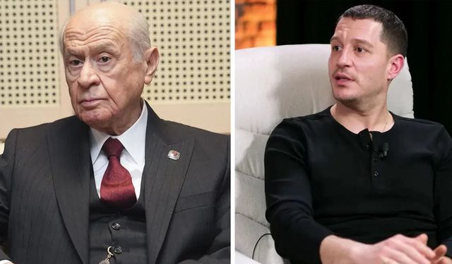 Uraz Kaygılaroğlu, Devlet Bahçeli'nin hediye ettiği tabloyla poz verdi