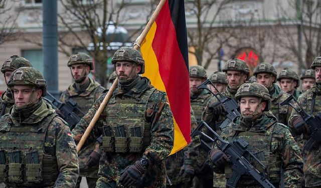 Almanya’dan savaş seferberliği: Erkeklere yurt dışına çıkış yasağı!