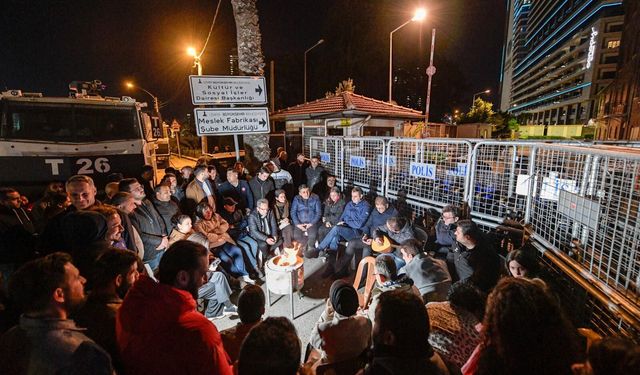 Meslek Fabrikası'nda nöbet üçüncü gece de  devam etti