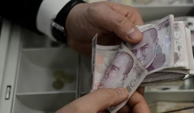 Emeklilere dev kampanya! Maaşını taşıyana büyük fırsat: Promosyon ve krediler güncellendi