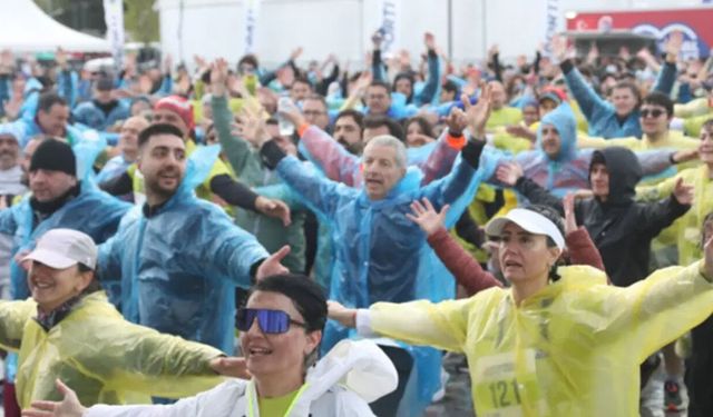 Zorlu hava şartlarında 4 bin koşucu! İstanbul’u Koşuyorum Asya etabı Üsküdar sahilinde yapıldı