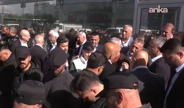 Kemal Kılıçdaroğlu’nun avukatı ve bir grup milletvekilinin CHP Genel Merkezi’nin önündeki bekleyişi sona erdi