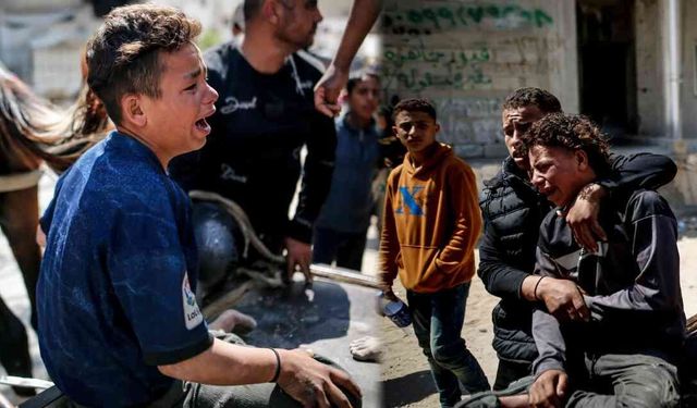İsrail ateşkese rağmen yine Gazze’ye saldırdı!