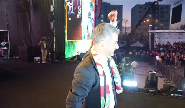 Amedspor şampiyonluk kupasını aldı: “Bu kulüp Kürt'ün yaşadığı her yerde bir sevinç yarattı”