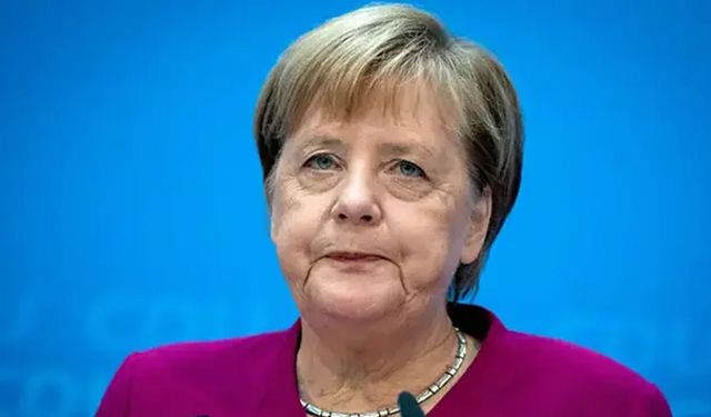 Merkel'in makyaj masrafı Almanya'yı karıştırdı! Tepkiler çığ gibi...