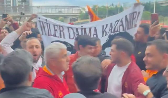 Yağmura rağmen binler akın etti: Erden Timur coşkusu